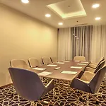 Hotel By Ihg 4*
