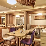 By Ihg