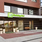 By Ihg