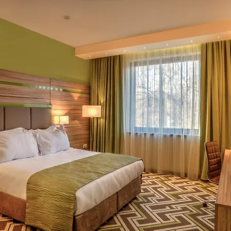 Hotel By Ihg