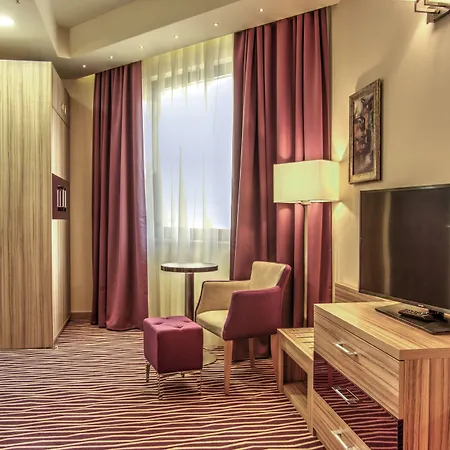 Hotel By Ihg 4*