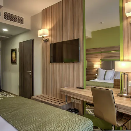 By Ihg