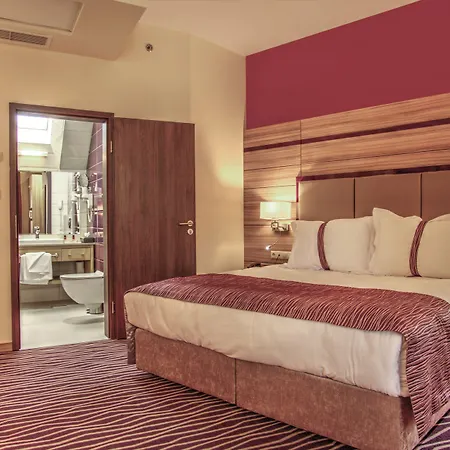Hotel By Ihg