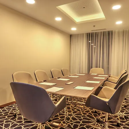 Hotel By Ihg 4*