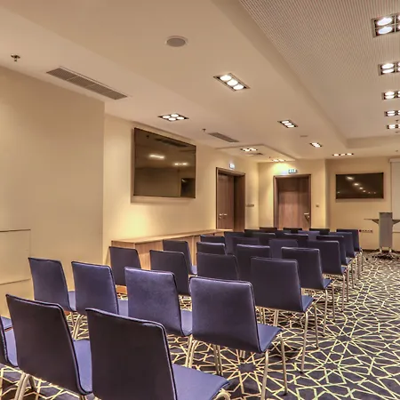 By Ihg Hotel 4*