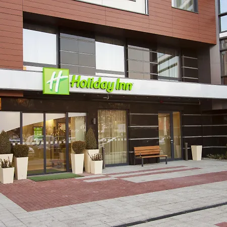 By Ihg