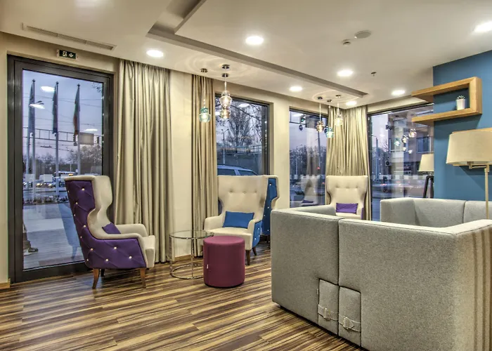 Хотел By Ihg 4*