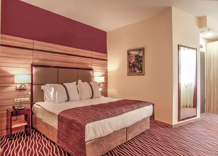 Хотел By Ihg 4*